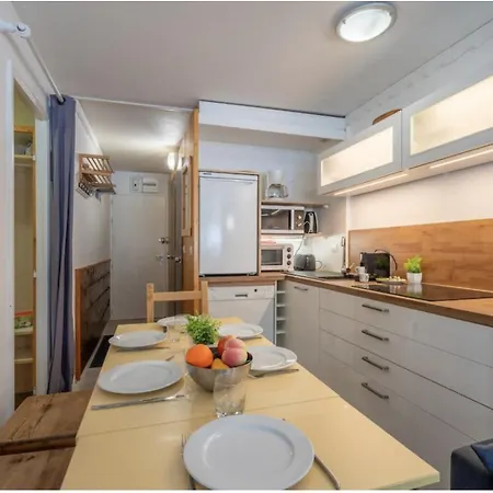 In-out - Heart Of Superb Apartment, Wifi - Les Duplex Des Lauzieres Apartman *